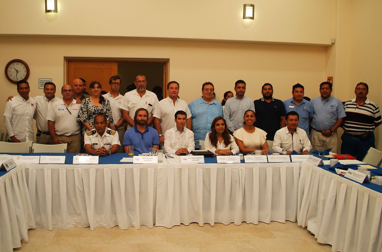 Se reúne Jesús Pool con Asociados Náuticos de Quintana Roo