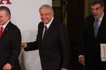 AMLO enviará pruebas contra el Juez que frenó su ley eléctrica; ya “le habían corregido la plana”, afirma