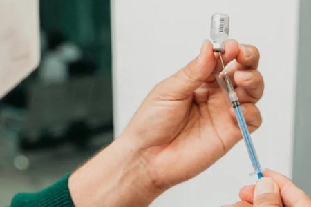 México llega a acuerdo con EE.UU. para recibir vacunas contra COVID-19