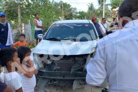Taxi atropella a motociclista en Cancún