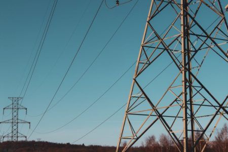 Juez Gómez Fierro suspende de manera indefinida Reforma Eléctrica