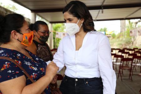 Mayuli Martínez coordinadora de la alianza “Va por México” en Quintana Roo, anuncia que el PAN, PRI y PRD avanzan en su lista de representantes de casilla.