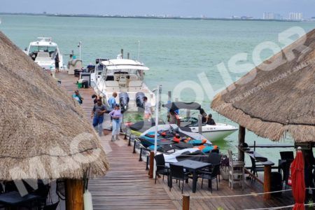 Realizan peritajes y acciones de rescate de avioneta desplomada en Cancún