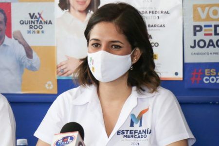 Estefanía Mercado propone recuperar el seguro popular