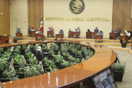 “Yo no le tengo confianza el INE”, afirma López Obrador