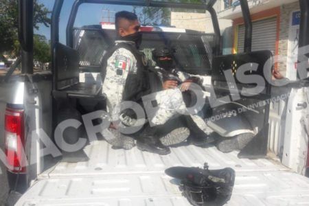 Detienen a 3 elementos de la Guardia Nacional por cobro de derecho de piso en comercio de Cancún