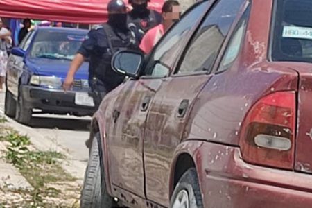 Atrapan a tres sujetos con una pistola en Cancún