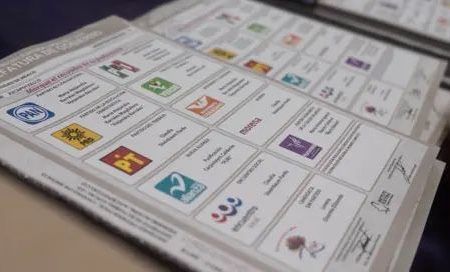 Partidos políticos gastan hasta 240 mdp en promoción de Facebook