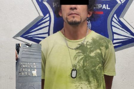 Detienen a sujeto en posesión de tres tipos de droga distintos en Playa del Carmen