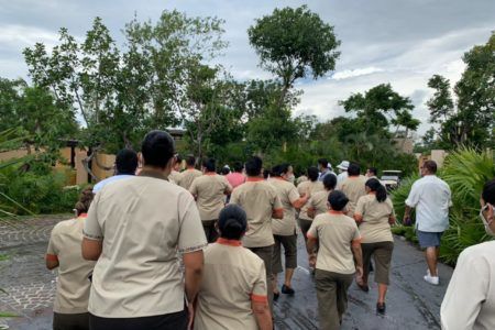 Protestan trabajadores contra directivos del Hotel Banyan Tree Riviera Maya