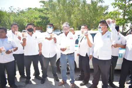 Taxistas de Playa del Carmen se suman a Chano Toledo, sin miedo al exito