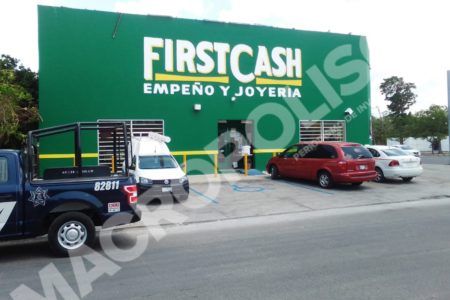 Sujetos roban en la casa de empeño First Cash, huyen con jugoso botín