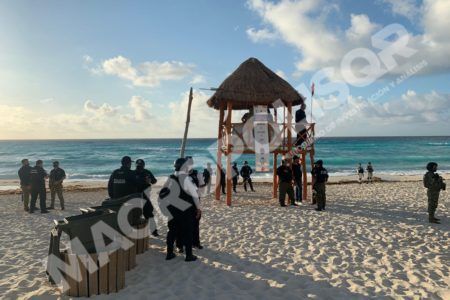 Militares y Guardia Nacional “recuperan” playas en Cancún