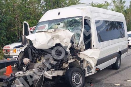 Encontronazo vehicular en la Zona Hotelera de Cancún