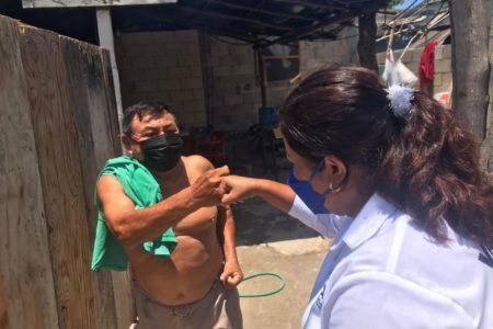 Médicos y medicinas las 24 horas del día, será una realidad en mi gobierno: Rosy García