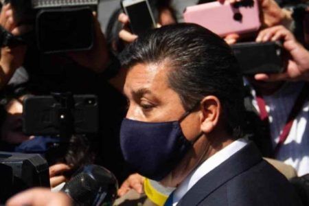Dan suspensión provisional a García Cabeza de Vaca que evita su captura