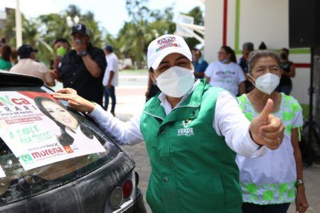 Marca territorio Blanca Merari con la colocación de propaganda en vehículos