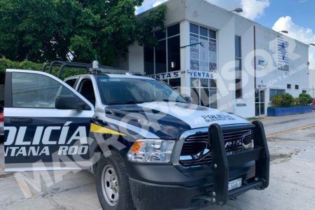 Roban cuatro sujetos armados 15 mil pesos de un negocio de Cancún