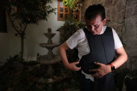 Ya huelo a plomo, tengo que usar chaleco antibalas: Memo Valencia, candidato en Morelia