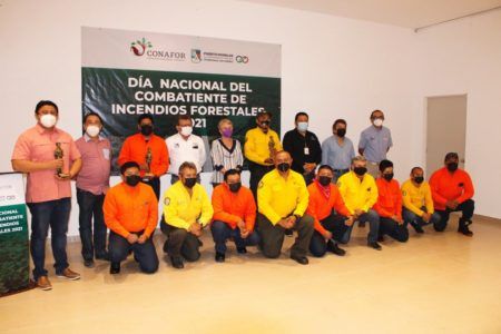 RECIBE BRIGADA CONTRA INCENDIOS FORESTALES DE PUERTO MORELOS RECONOCIMIENTO NACIONAL
