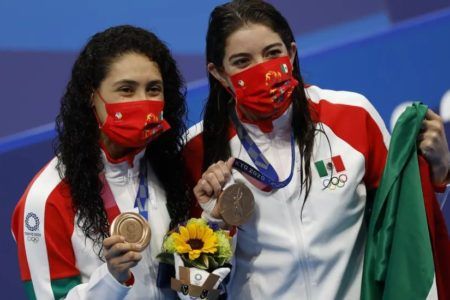 México gana medalla de bronce en clavados sincronizados en Tokio 2020