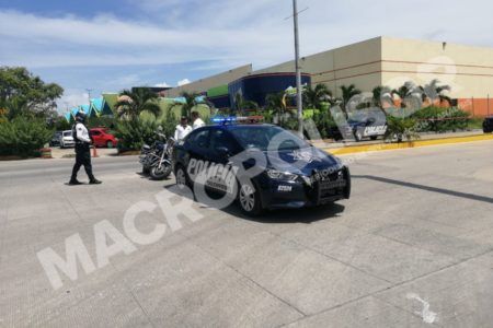 Persecución policial termina con un detenido al parecer iba armado.