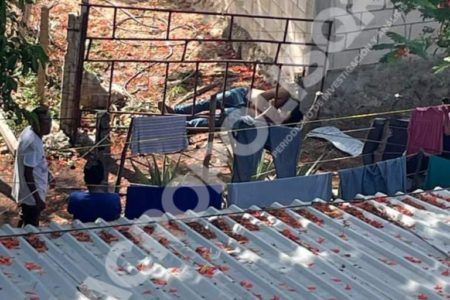 EJECUTADO A DOMICILIO.- Asesinos dejan mensaje de muerte por el cual le arrebataron la vida al infortunado sujeto