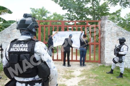 GOLPAZO AL NARCO.- Asegura Fiscalía 10 extorsionadores, 5 AK-47, 8 kilos de marihuana, 30 bolsas con cristal, mil balas, 40 dosis de metanfetaminas, 5 cargadores de cartuchos, 6 cascos y chalecos tácticos