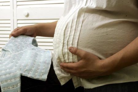 Pareja en California se declara culpable de usar a embarazadas en México para estafar a seguro de salud