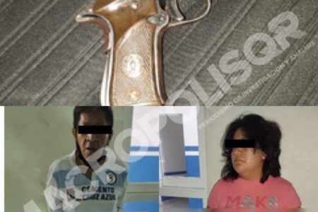 ATRAPAN A PAREJITA VIOLENTA.- Portaban una pistola en Villas del Sol