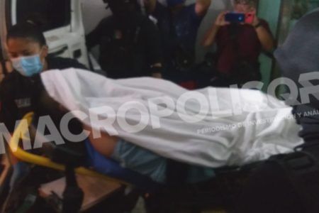 SICARIOS FALLAN EJECUCIÓN. La víctima viajaba en un vehículo compacto cuando recibió el ataque a balazos