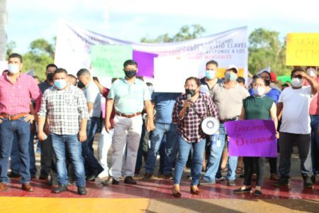 Exigen trabajadores de Hard Rock libertad sindical