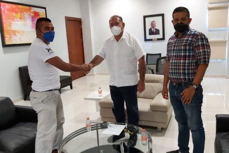 Atiende CROC petición de trabajadores de Xcaret para resolver problemática que afecta sus derechos laborales