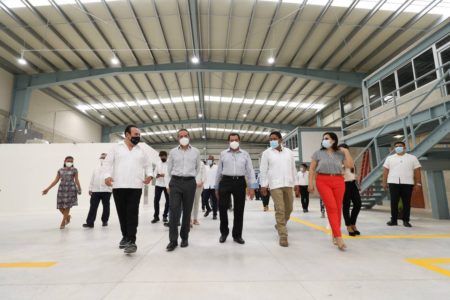 MAYULI MARTÍNEZ VISITA COMUNIDADES APÍCOLAS EN EL SUR DEL ESTADO