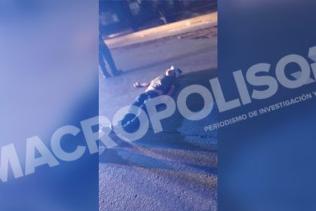 Imprudente Van Exprés atropella a peatón.- El cuerpo lesionado quedósobre el Boulevard Playa del Carmen