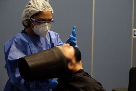 Distribuye IMSS Quintana Roo pruebas rápidaspara trabajadores del sector turístico