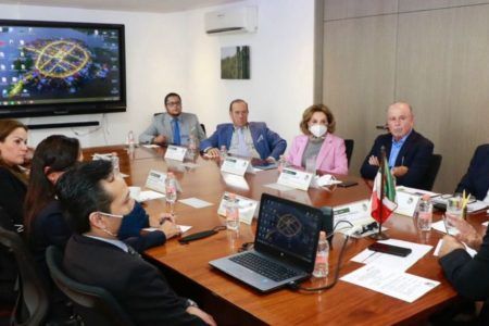 SOSTIENE LAURA FERNÁNDEZ REUNIÓN DE TRABAJO CON EL SECRETARIO DE TURISMO, MIGUEL TORRUCO