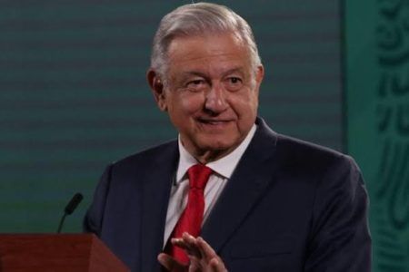 ‘No me lavo las manos’: AMLO evita opinar sobre invalidez de objeción de conciencia