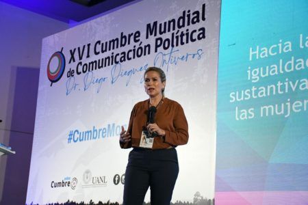 Lili Campos, participa en la XVl Cumbre Mundial de Comunicación Política