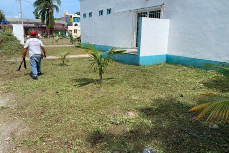 TRABAJA GOBIERNO DE ATENEA EN MEJORAMIENTO DE LA IMAGEN URBANA DE ISLA MUJERES