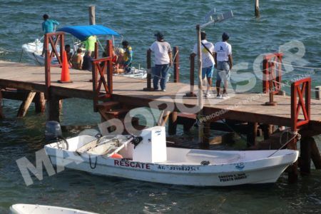HALLAN CADÁVER EN LA MAR.- Un misterio, la muerte de la persona encontrada son vida en Puerto Juárez