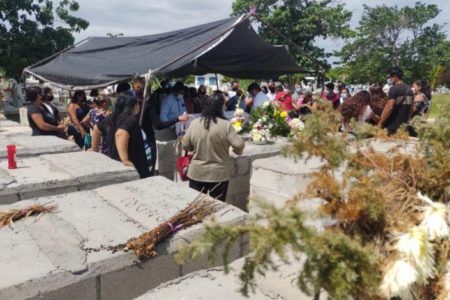 CON RECLAMOS DE JUSTICIA DESPIDEN A MENOR ARROLLADO POR TAXI