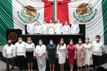 Asiste Blanca Merari Tziu Muñoz a la celebración del 47º Aniversario de Quintana Roo
