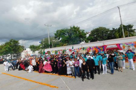 GRUPO LOMAS CELEBRA DIA DE MUERTOS CON DESFILE DE CATRINAS Y CONCURSO DE ALTARES
