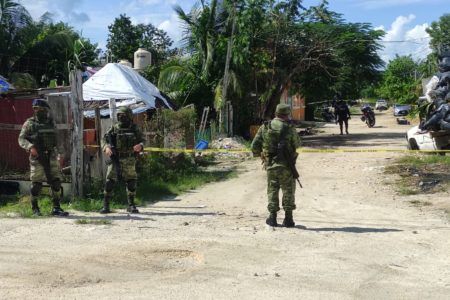 LE DAN SIETE BALAZOS EN LA CARA.- Asesinan a sujeto frente a su domicilio en In House