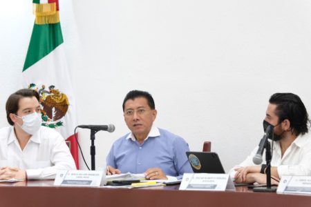 Solicita Chucho Pool asignación de recursos para semaforización en Cancún