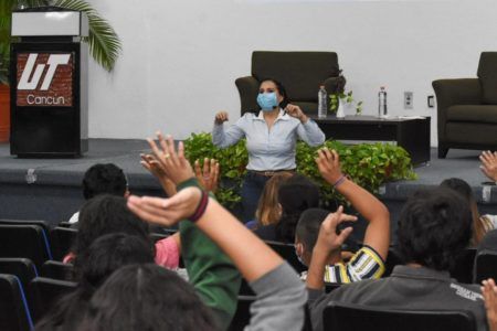 Jóvenes, pilar del México que construimos: Mayuli Martínez