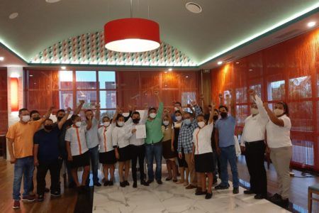LAS Y LOS TRABAJADORES DEL HOTEL RIU PALACE COSTA MUJERES LEGITIMARON SU CONTRATO COLECTIVO DE TRABAJO