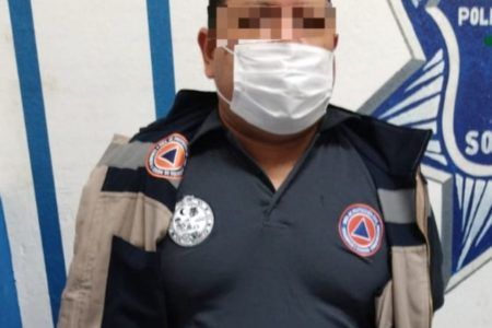 Detienen a empleados municipal por extorsión y usurpación de funciones