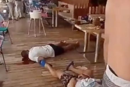 Pistolero dispara contra tres personas en el hotel Xcaret, una de ellas muere durante en traslado a una clínica
